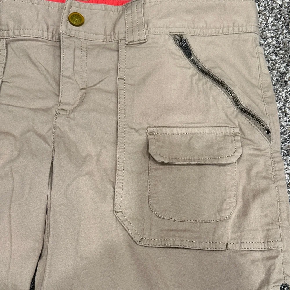 Athleta Women's Tan Cargo Shorts with Coral Lining